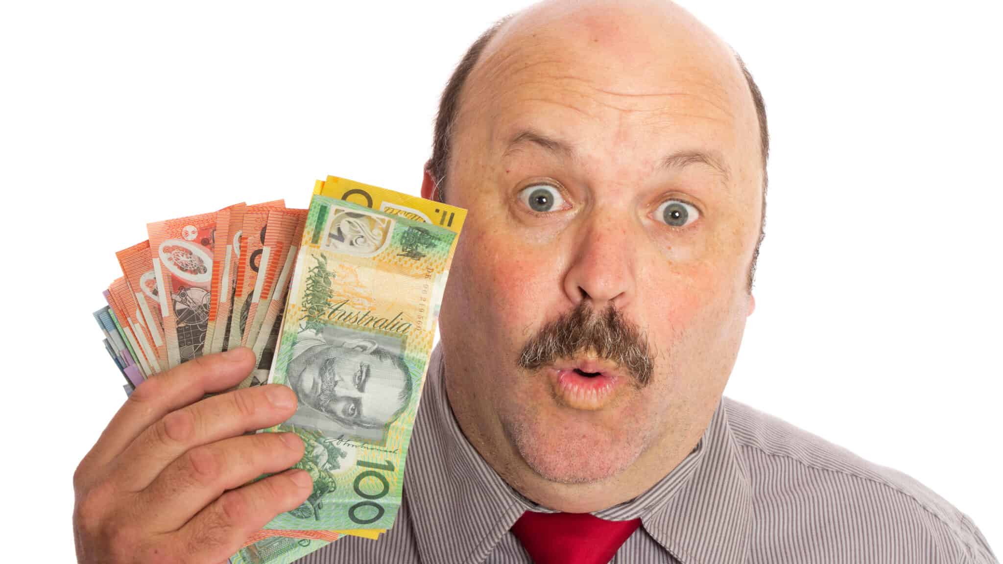 3 top ASX dividend shares for income investors to buy